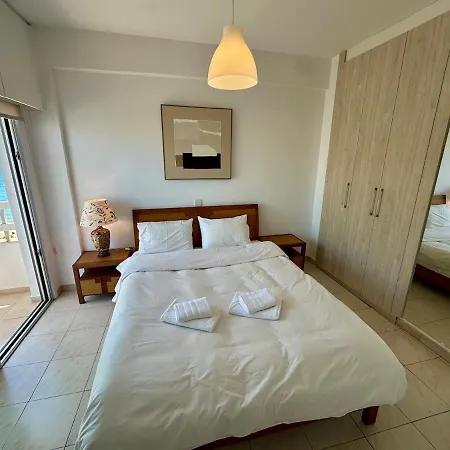 아파트 Seafront 1 Bedroom Flat 레메소스