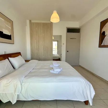 Seafront 1 Bedroom Flat 아파트 *