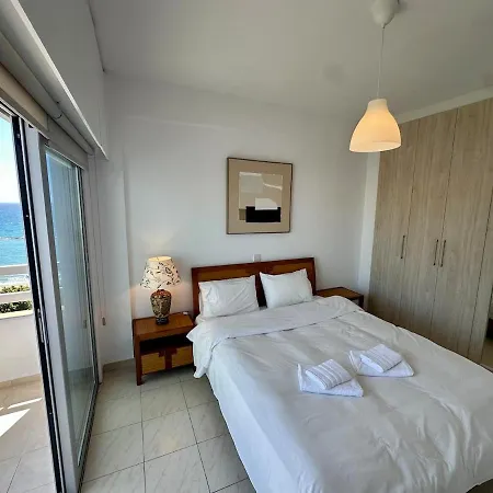 Seafront 1 Bedroom Flat 아파트 레메소스